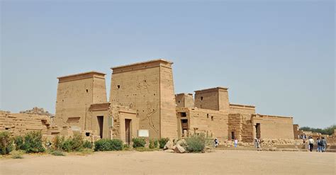 From wikipedia, the free encyclopedia. Egyptian temple - Wikipedia