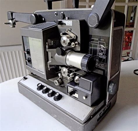 Vintage Bell And Howell Filmosound 16mm Projector 8d 643 Circa 1966 In Elstree Hertfordshire