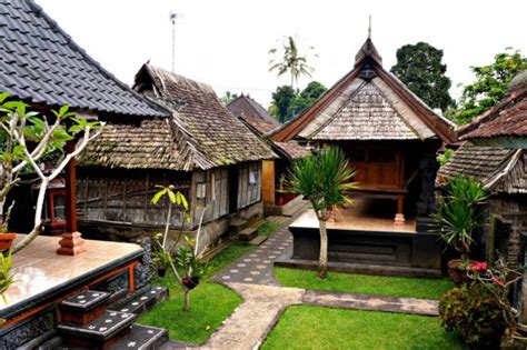 Bergaya Klasik dan Menarik, Inilah Karakteristik Rumah Adat Bali