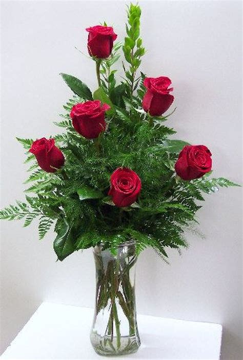 Lovely Rose Arrangement Ideas For Valentines Day 35 Pimphomee