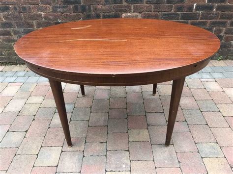 Special Tips For Restoring Your Retro Dining Table To Top Condition