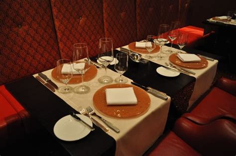 Find here restaurant table, cafe tables manufacturers, suppliers & exporters in india. Steakhouse tabletop design, Steakhouse, Renaissance ...