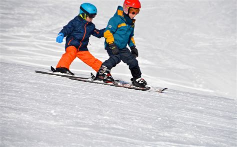 Kiedy zacząć uczyć dziecko jazdy na nartach zimaniejestzla pl