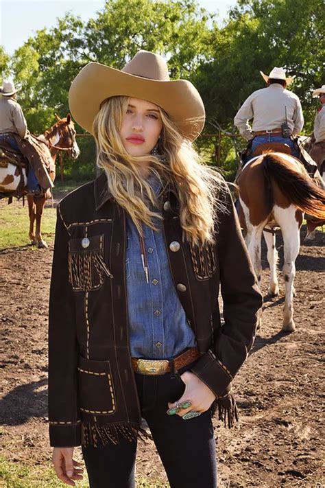 Cowgirl Tøj Hvordan Rigtige Cowgirls Shopper Den Vestlige Modetrend Alai