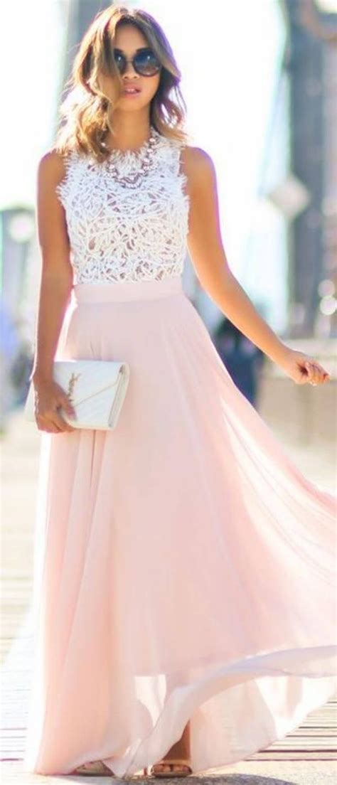 From evening satin and lace to sheer summer strapless and bandeau styles. 25 Beautiful Casual Summer Dresses for Wedding Guests 2019 ...