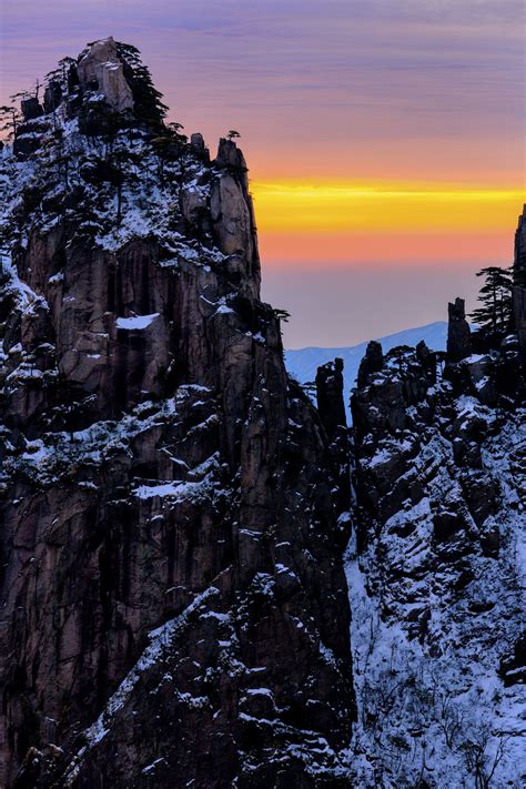 First Light Dawn At Huangshan Mt Anhui China Scenery Nature