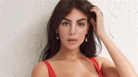 Georgina Rodríguez Incendia Instagram Con La Pose De Yoga Más Sexy De Todas