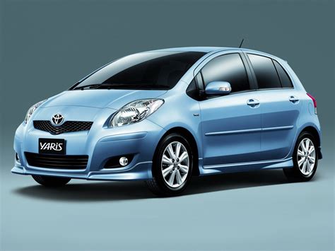Most reviewers praise the 2008 toyota yaris's interior space and comfort relative to other cars its size, but criticize the materials used inside. TOYOTA Yaris 5 Doors specs & photos - 2008, 2009, 2010 ...