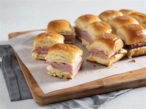Baked Sweet Ham Sandwiches Rezept