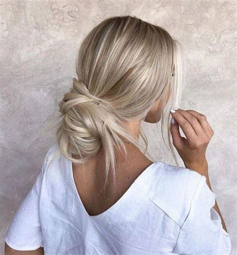 10 Easy Ways To Make A Messy Bun Easy Messy Buns 2020 Blonde Hair