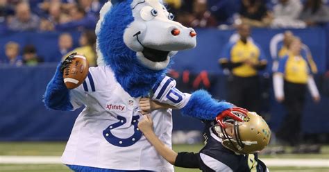 Indianapolis Colts Blue Shakes Moneymaker In Nfl Mascot Dance Off