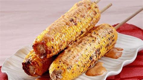 Jagung yang direbus bersama kulitnya akan memakan waktu lebih lama. 5 Resep dan Cara Membuat Jagung Bakar yang Enak, Berikut ...