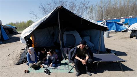 Hungarian Aid Groups Would Rather Go To Jail Than Abandon Refugees