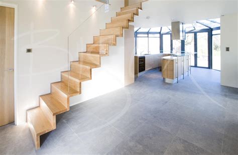 Contemporary Oak Cantilever Cantilever Stairs Uk Bisca