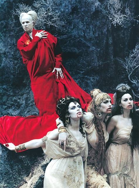 Resultado De Imagen De Bram Stokers Dracula Brides Monica Bellucci