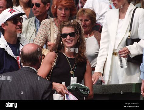 La Actriz Brooke Shields En El Torneo De Tenis De Wimbledon En 1995