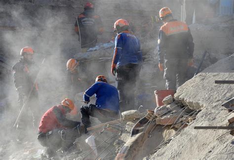 Terremoto Di Magnitudo In Iran Morti In Turchia Tra Le Vittime
