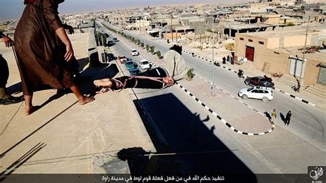 Isis Throw A Man Off A Building In Al Furat Province In Iraq Daily