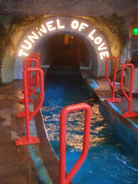 Tunnel Of Love Tunnel Of Love Abandoned Amusement Parks Abandoned Theme Parks