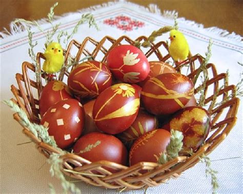 Hristos voskrese (2007) ova jednostavna priča pokazuje kako je razmažena devojčica iz bogate. Hristos vaskrse, vaistinu vaskrse! | Ekspres.net