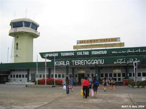 In 2008, the airport handled 487,495 passengers with 10,045 aircraft movements. UNGGUL GONGKIAT: Terminal Lama Dan Baru Lapangan Terbang ...