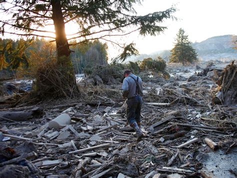 Washington Mudslide Search Teams Fail To Reach Survivors Calling For