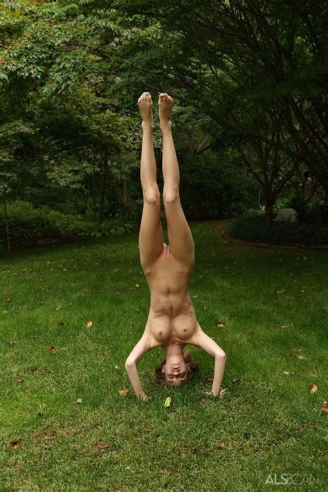 Nude Handstand Telegraph