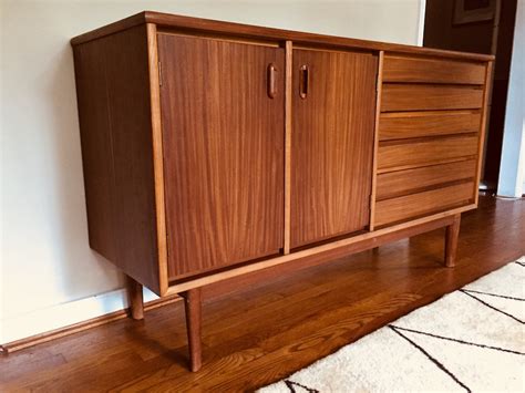 Mid Century Modern Credenza With Drawers And Cabinet By Stanley Epoch