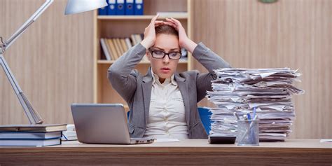 Berikut merupakan 5 tips mudah yang boleh dilakukan untuk menangani masalah tekanan di tempat kerja. Masalah Di Tempat Kerja - Banyak Faktor Perlu Dikenalpasti ...