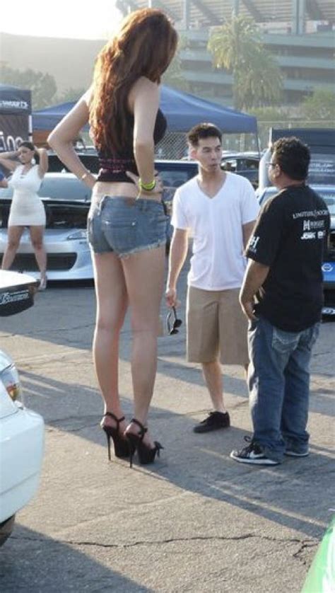 Are You Going To Let Him Oggle Me Like That Giant People Tall People Sexy Asian Asian Girl