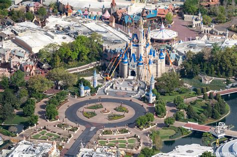 Walt Disney World And Disneyland Extend Theme Park Closures Indefinitely