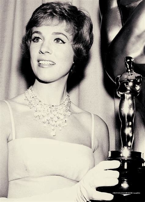 Julie Andrews And Her Best Actress Oscar For Mary Poppins 1964 Julie