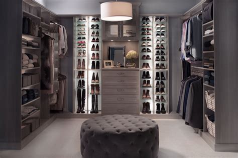 Boutique Closet Design Walk In Closet Design Closet Designs