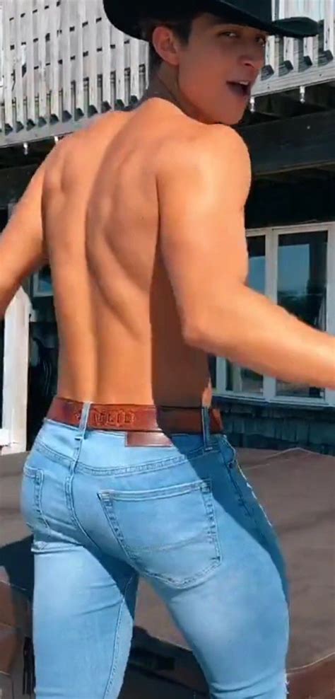 Pin On Guys In Tight Jeans