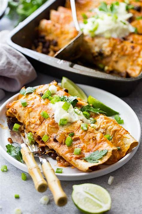 Adding meals like stuffed spicy italian spaghetti squash or this low carb bacon cheeseburger salad just might allow us to have a bite of this blackberry crumble on the weekends. 36 Easy Ground Turkey Recipes - What to Make With Ground Turkey