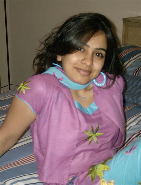 Beauty Of Middle East Pics Hot South Indian Aunty Photos