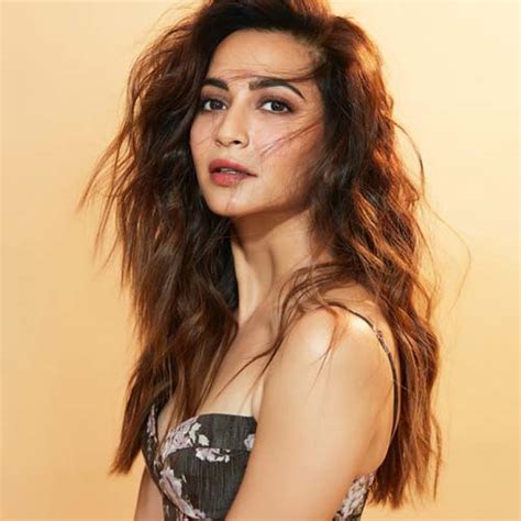 Kriti Kharbanda Height Husband Name Age And Income Info Knocks