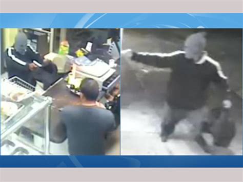 Video N Y Store Clerk Foils Robbery With Machete Cbs News