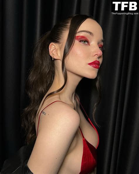 Dove Cameron Shows Off Her Sexy Tits 7 Photos Thefappening