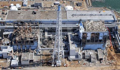 In Fukushima Nuclear Plant Crisis Crippling Mistrust The New York Times