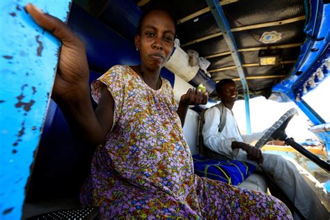 In Photos Ethiopians Cross Into Sudan Fleeing War Daily Sabah