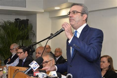 Que impactaran un motor y se llegara a detener uno de ellos, o que le peguen. Hoy Digital - Las "fuertes críticas" de Luis Abinader al ...
