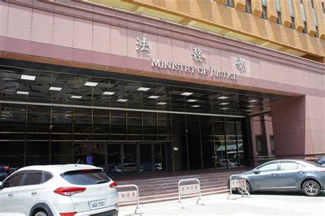 Every cloud has a silver lining. 翁茂鍾案法務部將沒有上限沒有底線 重新詳查