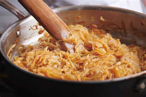 How to Caramelize Onions | Caramelized Onions Recipe — The Mom 100