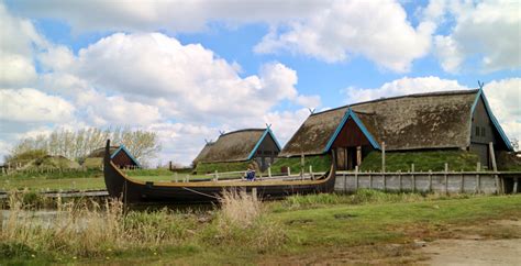 Vikingen Denemarken Vikingen Plunderen Dorestad En Utrecht Haaksman