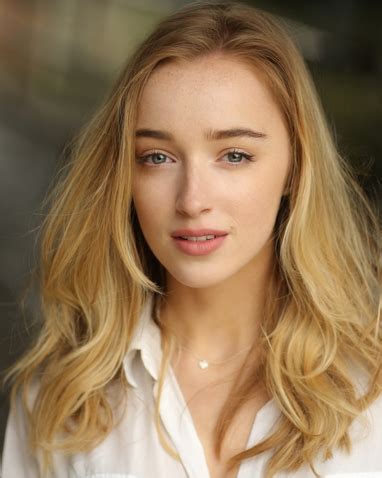 Phoebe dynevor is a 25 year old british actress. Phoebe Dynevor | Artista | Filmow
