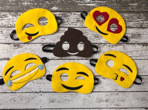 Total 93 Imagen Mascaras De Emojis Para Imprimir Viaterramx