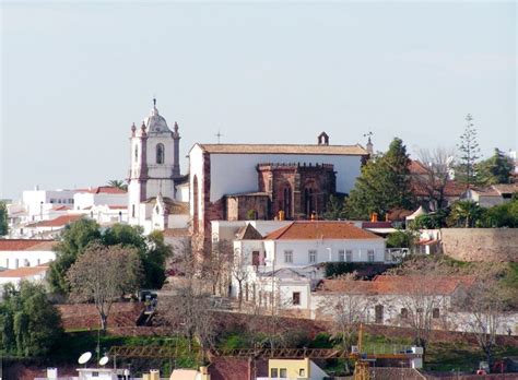 Sieg in tirana, jetzt freuen wir uns auf die copacabana. SILVES, 24.01.2005, Blick auf die Kathedrale - Staedte ...