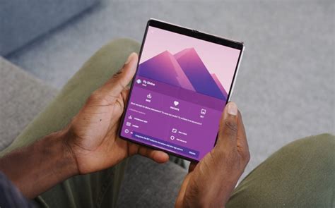 Samsung Galaxy Z Fold 2 Gets Reviewed Video Geeky Gadgets