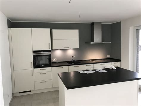Schauen wir uns einmal in kurzform an. Pin von WKS GmbH auf Unsere Küchen | Planen und bauen ...